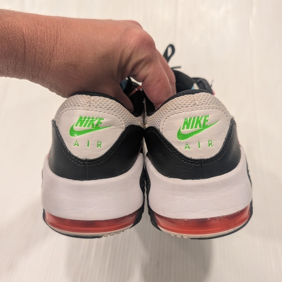 NIKE Air Max Excee Youth Kids Sneakers Black White Flash Crimson Shoes Size 6.5 - Picture 6 of 11